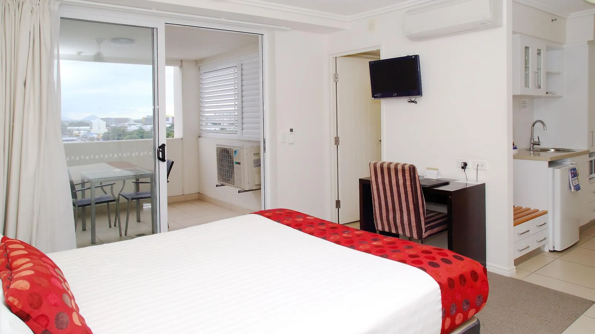 Cairns Central Plaza Apartment Hotel Official 4*,